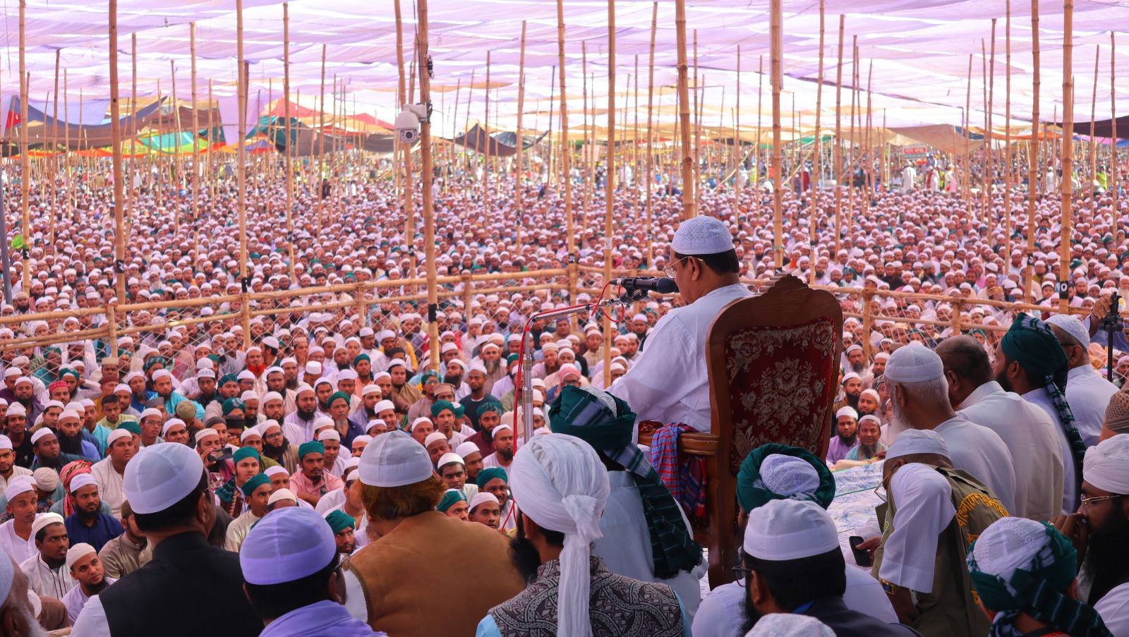 ব্যক্তি জীবনের পাশাপাশি রাষ্ট্রীয় জীবনকে ইসলামের আলোকে পরিচালিত করলেই সত্যিকারের মুক্তি আসবে -পীর সাহেব চরমোনাই