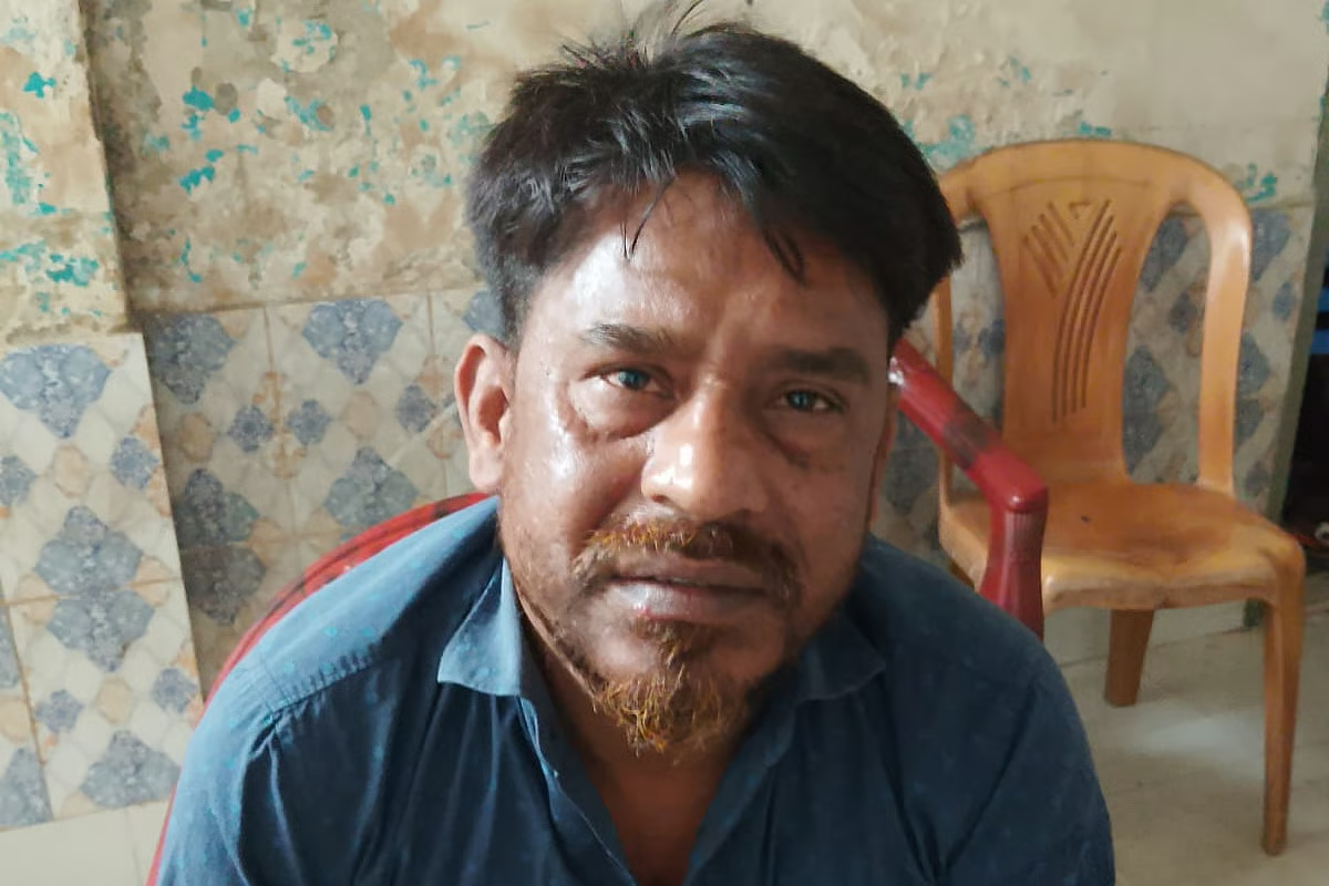 শেখ হাসিনাকে ফেরানোর শপথ নেওয়ার পর পুলিশের হাতে আটক