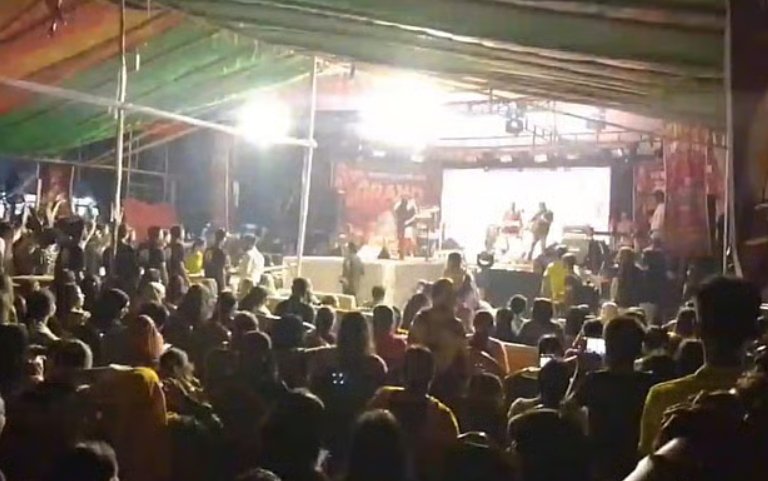 গোপালগঞ্জে কনসার্টে শেখ হাসিনার পক্ষে স্লোগান, আয়োজক গ্রেপ্তার