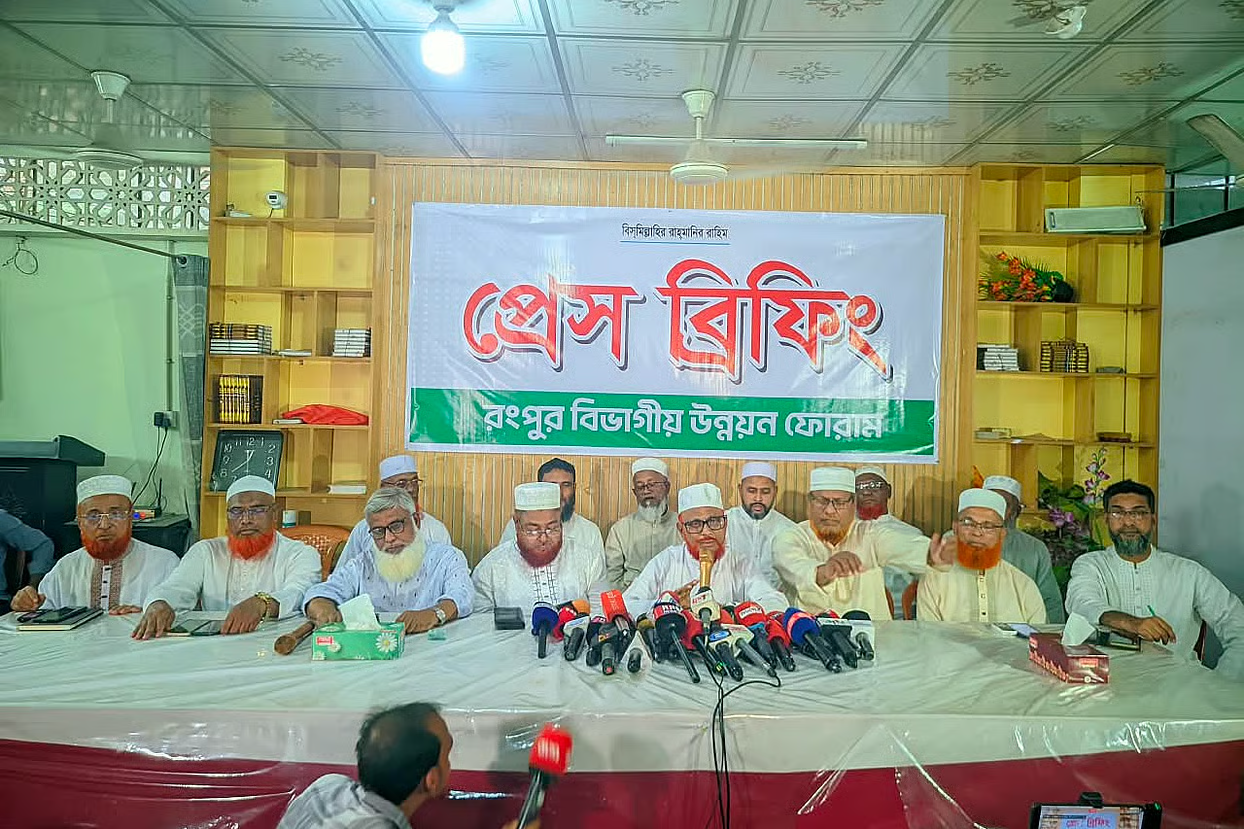 জামায়াতকে ভোট দেওয়ায় সার বিক্রি বন্ধের নির্দেশ দেওয়া হয়েছে কি না, প্রশ্ন আজহারের