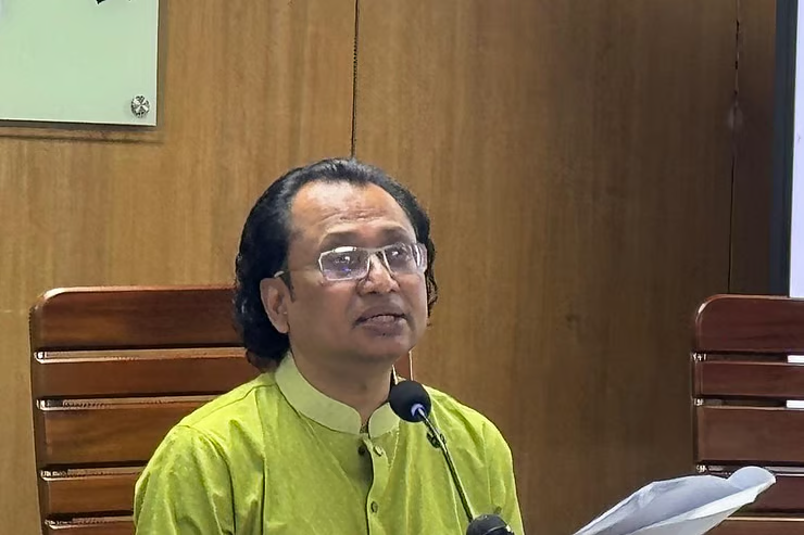 দু-একটা ককটেল ফুটিয়ে, বাসে আগুন দিয়ে সরকারের সংকট তৈরি করা যাবে না