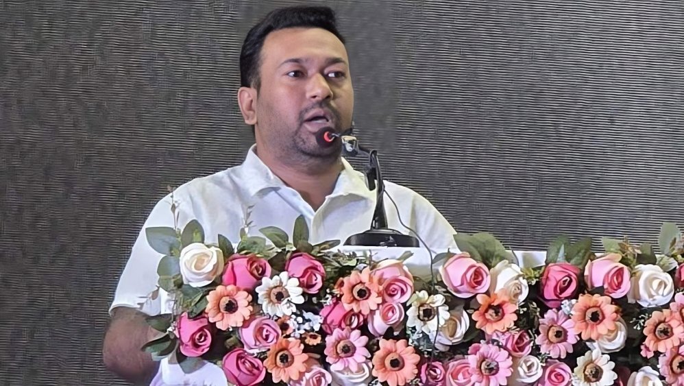 চট্টগ্রামে জুলাইয়ের গ্রাফিতি আঁকায় পুলিশের বাধা, ধস্তাধস্তি; ফেসবুকে ছাত্রদল নেতার তীব্র ক্ষোভ