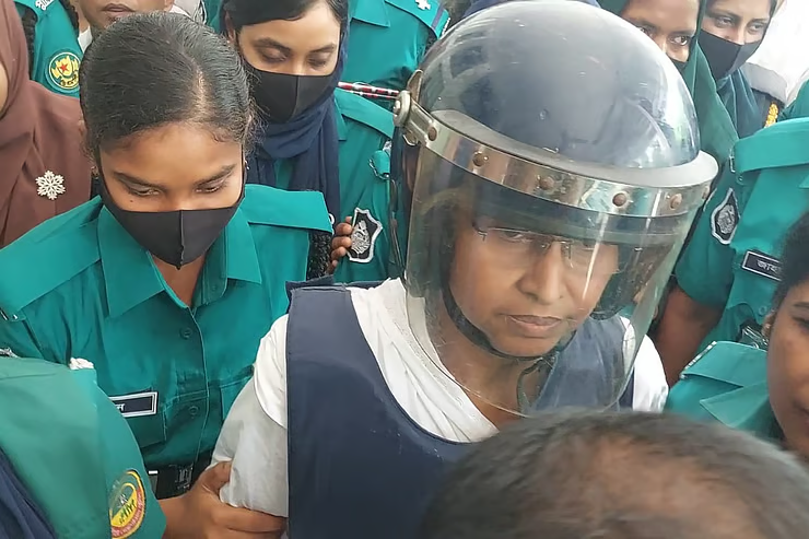রিকশাচালক হত্যা মামলায় রিমান্ড শেষে কারাগারে দীপু মনি