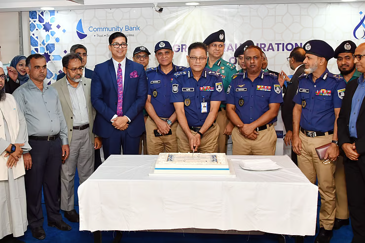ক্রসফায়ার যদি প্রয়োজন হয়, সরকার যদি অ্যালাউ করে আমরা সেটাই করব: আইজিপি