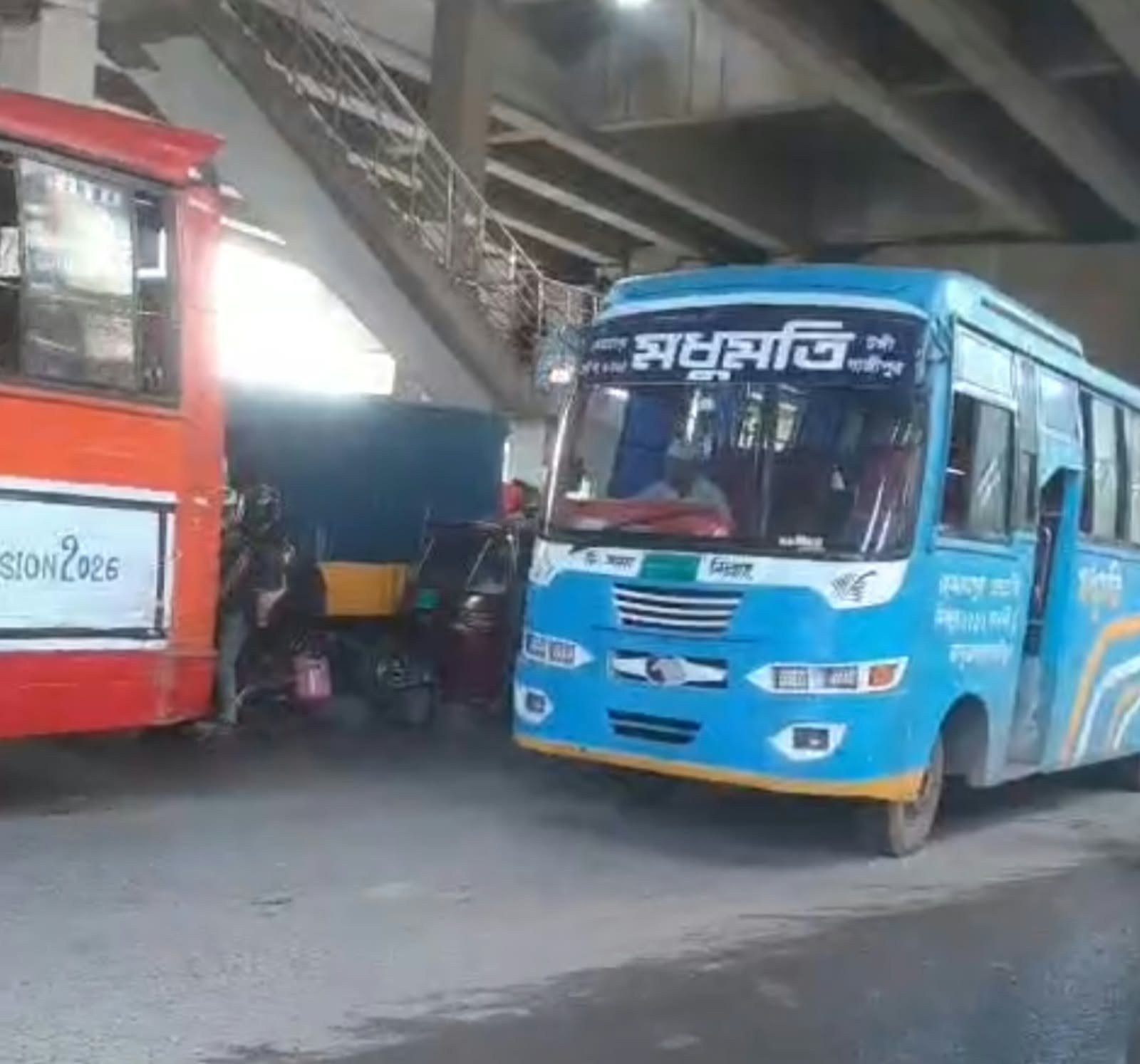 রুট পারমিট ছাড়াই গাজীপুরে মধুমতি পরিবহন, বৈধ বাস মালিকদের ক্ষোভ