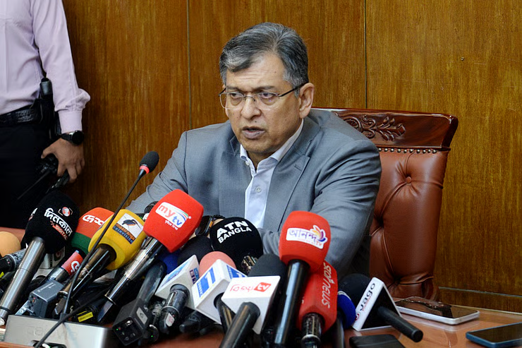 'ক্রসফায়ারের' ক্ষেত্রে জিরো টলারেন্স, আইজিপির বক্তব্য ঠিক হয়নি: স্বরাষ্ট্রমন্ত্রী
