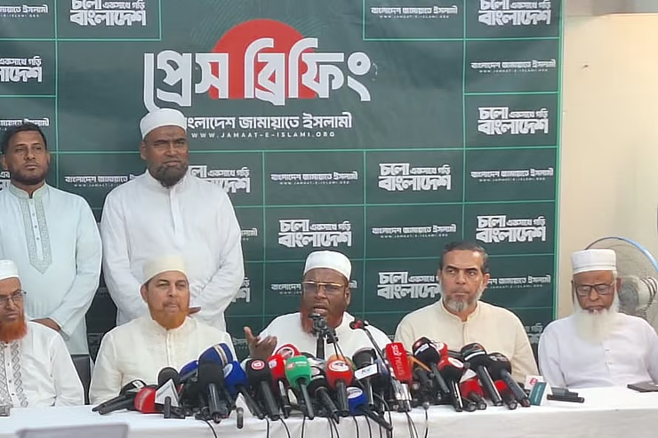 সরকারই ইচ্ছা করে আওয়ামী লীগকে দেশে ঢোকার পথ করে দিচ্ছে: মিয়া গোলাম পরওয়ার