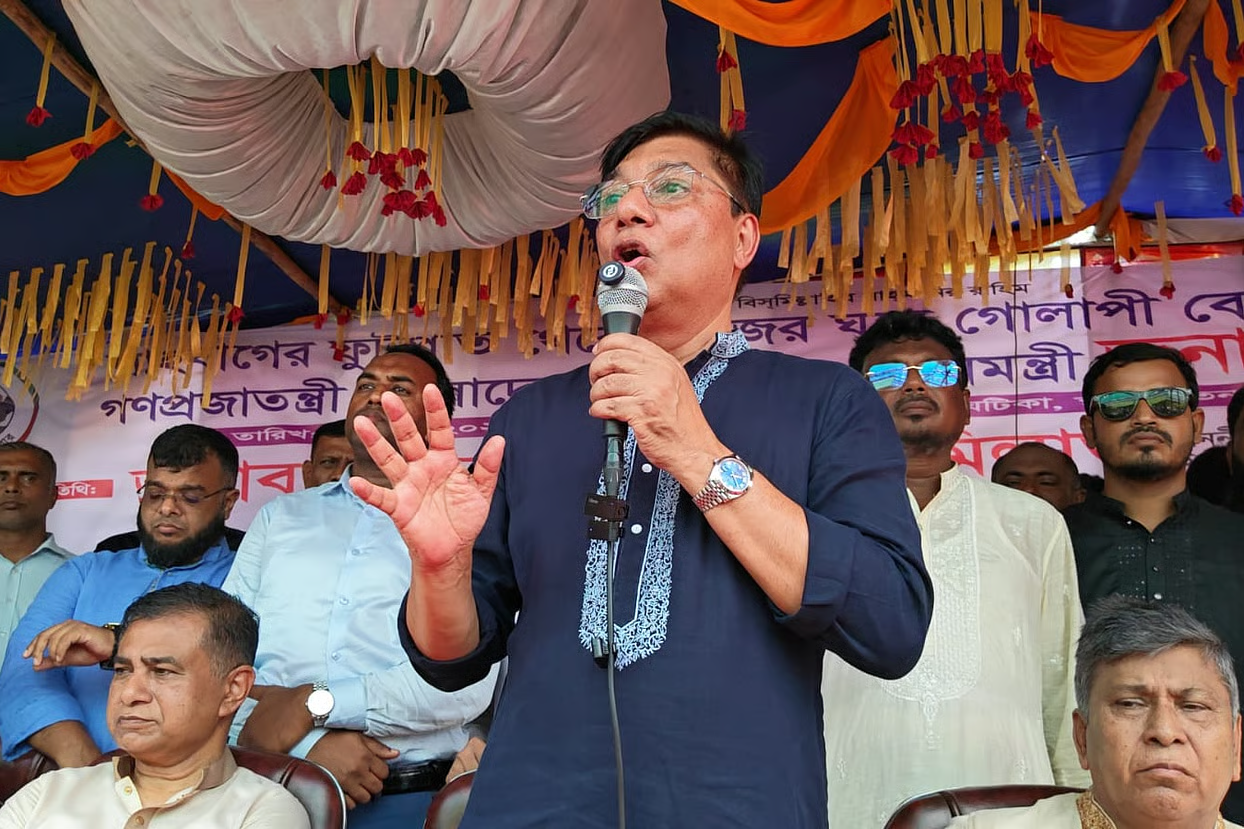 শেখ হাসিনাকে ফিরিয়ে এনে বিচারের মুখোমুখি করার কথা বললেন পর্যটনমন্ত্রী