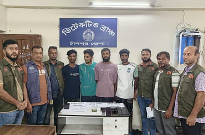 সস্তায় ইলিশের বিজ্ঞাপন দিয়ে প্রতারণা, নড়াইলে গ্রেপ্তার ৪