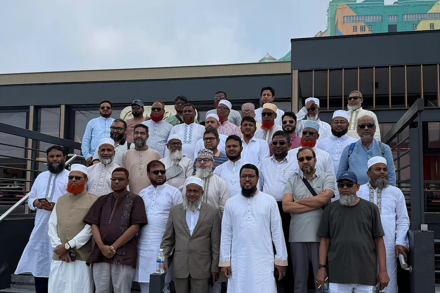লংমার্চের মধ্যেই বিদেশ সফরে জামায়াতের ৩৪ এমপি, সঙ্গে পরিবারের সদস্যরাও