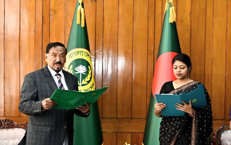 সংরক্ষিত মহিলা আসনের সংসদ সদস্য নুসরাত তাবাসসুম জ্যোতির শপথ গ্রহণ