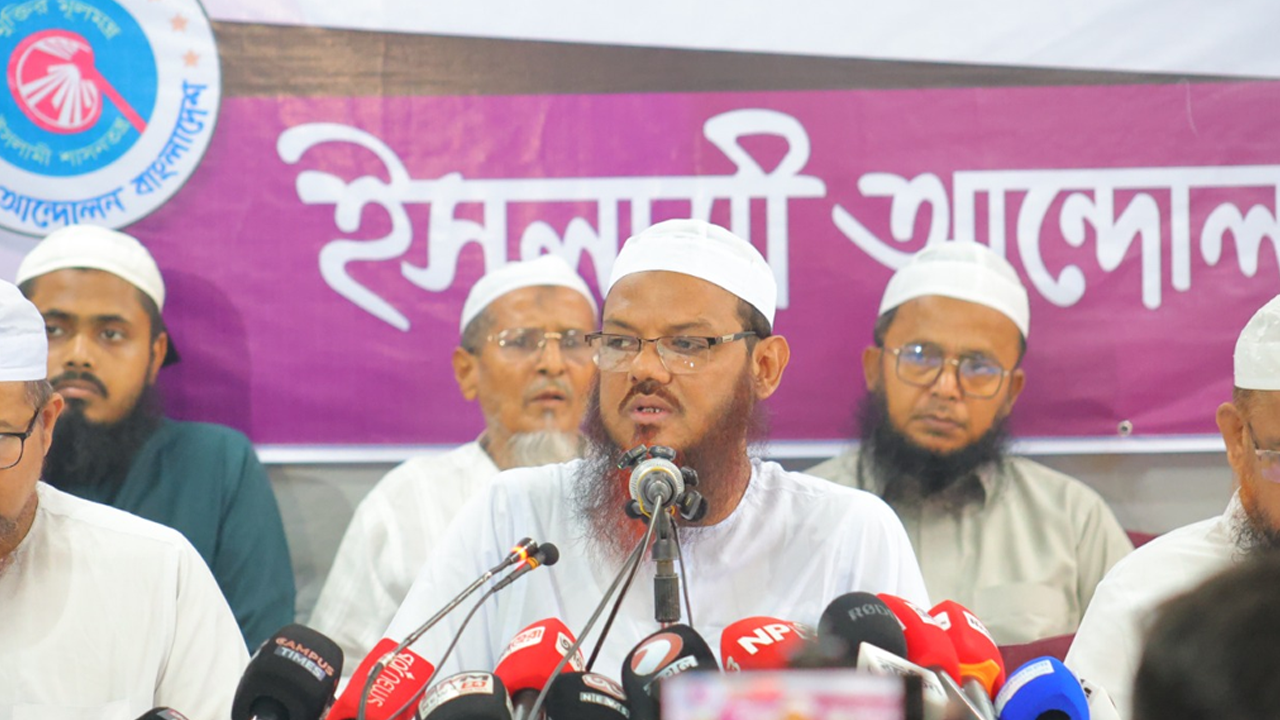 নারী সাংবাদিকদের বাধা নয়, শরিয়াহ পালনের আহ্বান: ফয়জুল করীম