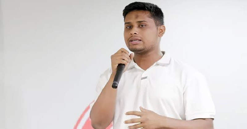 ঘুষের অভিযোগ তুলে বিএমইটি কার্ড ব্যবস্থা সংস্কারের দাবি হাসনাতের