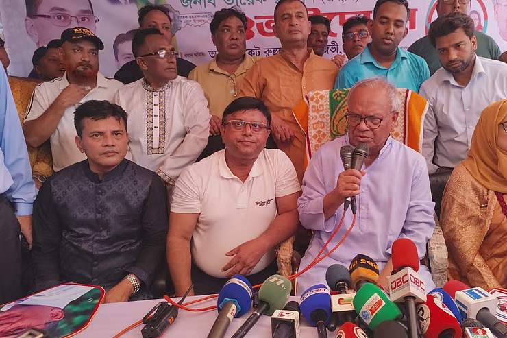 ধর্মের নামে রাজনীতি করে জান্নাতের টিকিট বিক্রি, অভিযোগ রিজভীর