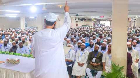 রাষ্ট্র পরিচালনায় কোনো ক্ষেত্রেই বিএনপি সাফল্য দেখাতে পারছে না: ফয়জুল করীম