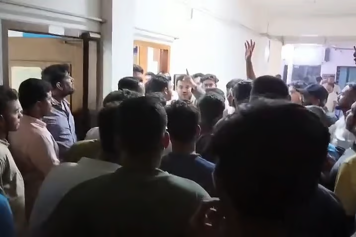 ‘লাশের বদলে লাশ, থানার ইট খুলে নেব’—এনসিপি নেতার হুমকি