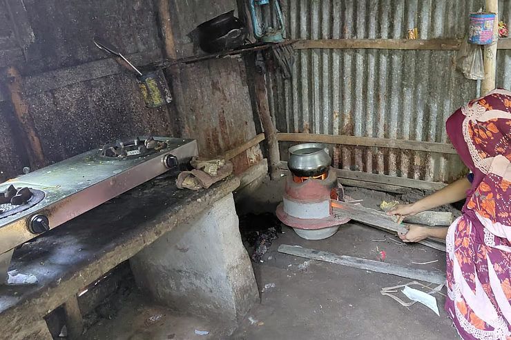 ১৪ ঘণ্টা বন্ধের ঘোষণা, ২৬ ঘণ্টা পর গ্যাস এল ব্রাহ্মণবাড়িয়ায়