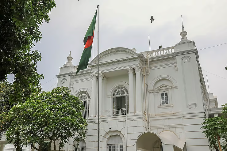 আমুসহ আটজনের বিরুদ্ধে তদন্ত প্রতিবেদন দাখিল