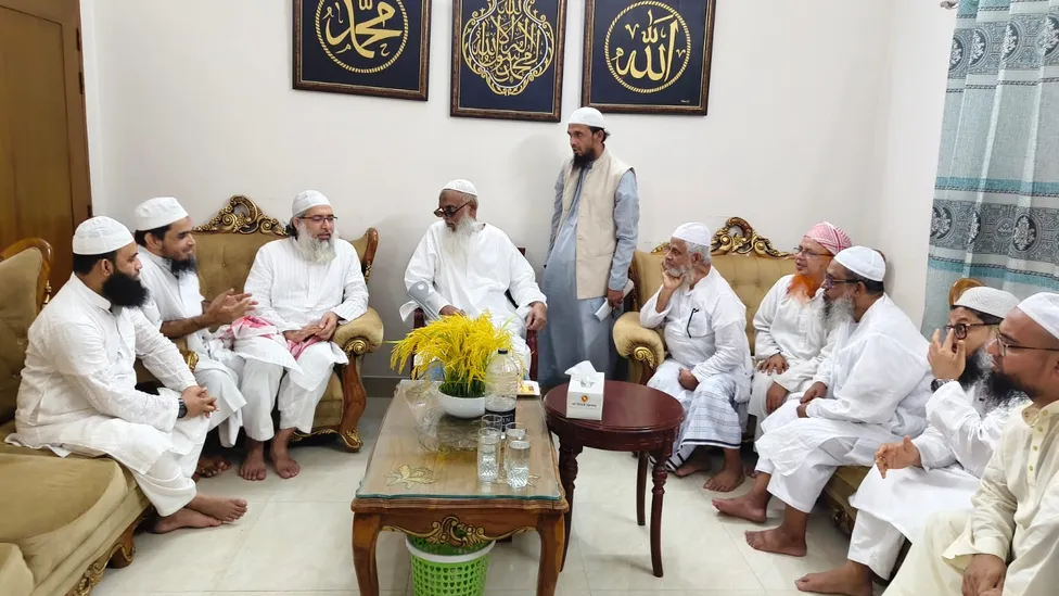 ধর্মমন্ত্রীর সঙ্গে খেলাফত আন্দোলনের নেতৃবৃন্দের সাক্ষাৎ, সব ধরনের সহযোগিতার আশ্বাস