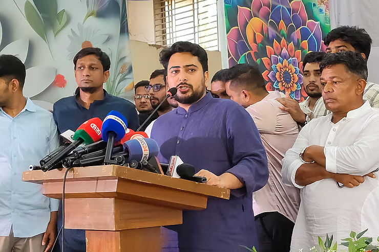 সিন্ডিকেট করে গ্যাসের দাম বাড়ানো হচ্ছে, এর পেছনে বিএনপি জড়িত: নাহিদ ইসলাম