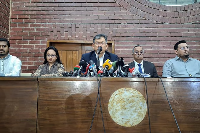 উচ্চকক্ষ নিয়ে প্রশ্ন, প্রধানমন্ত্রীর মেয়াদ বেঁধে দেওয়ার বিরোধিতা