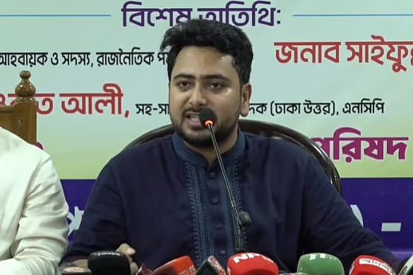 দ্রুত সময়ের মধ্যে আইজিপির দায়িত্ব থেকে চলে যাওয়া উচিত: নাহিদ ইসলাম