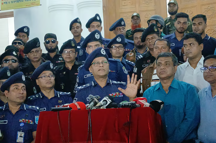 তালিকা করবে গোয়েন্দা সংস্থাগুলো, চাঁদাবাজি–সন্ত্রাসে ছাড় নয়: আইজিপি
