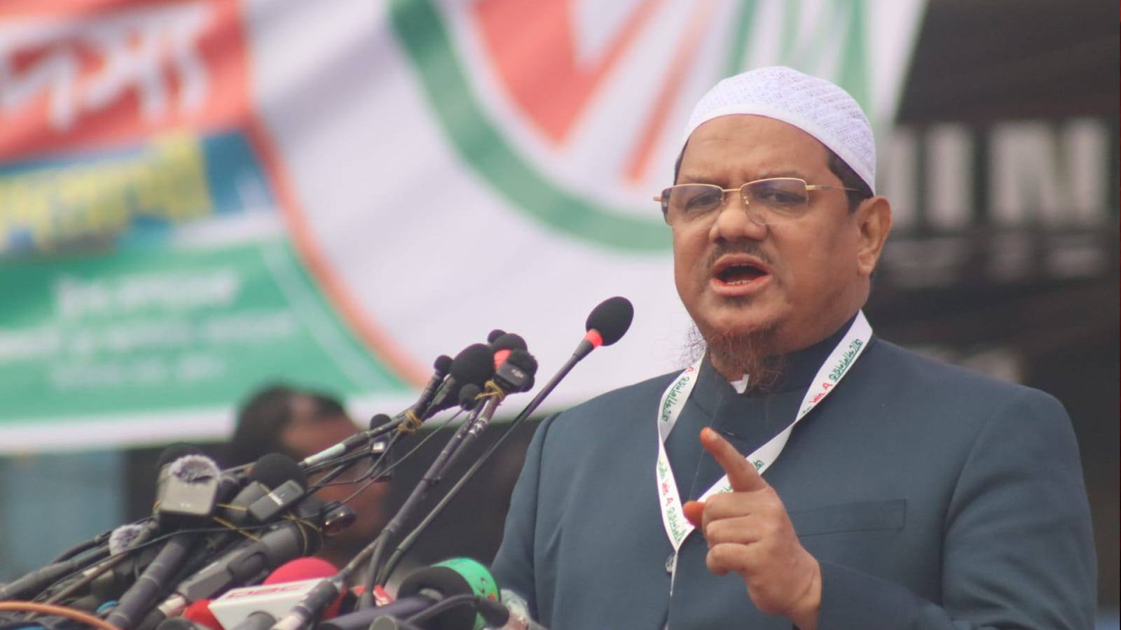 নির্বাচন পেছানোর ষড়যন্ত্র চলছে: চরমোনাই পীর