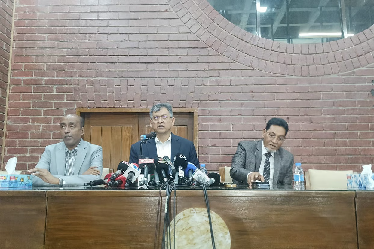 ডিসেম্বরের মধ্যে সংবিধান সংশোধন নিয়ে আলোচনা শেষ করতে চায় বিশেষ কমিটি