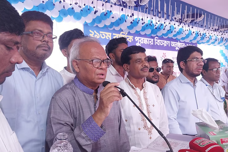 দেশ ও দেশের বাইরে গুপ্ত ও নিষিদ্ধ গোষ্ঠী ষড়যন্ত্রের জাল বুনছে: রুহুল কবির রিজভী