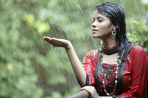 বৃষ্টির পানিতেও মিলল মাইক্রোপ্লাস্টিক