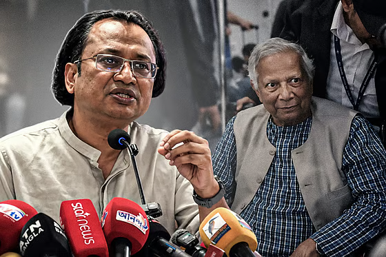 নিউইয়র্ক বিমানবন্দরে অধ্যাপক ইউনূসকে হেনস্তা: আইনি পদক্ষেপ নিচ্ছে সরকার